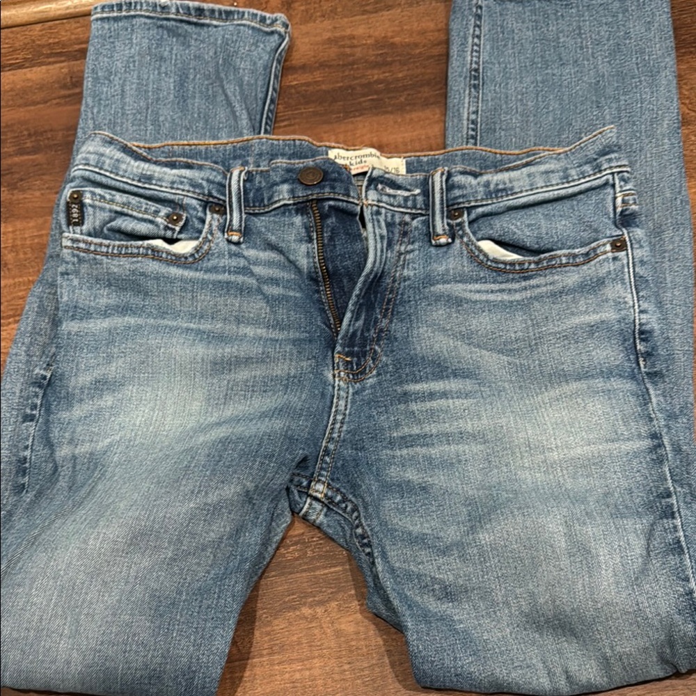 Abercrombie 1892 boys size 15/16 Blue Jeans